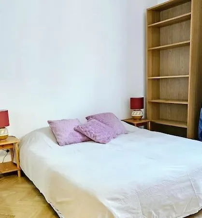 Agreable 2 Pieces A 5 Minutes De Paris Apartament